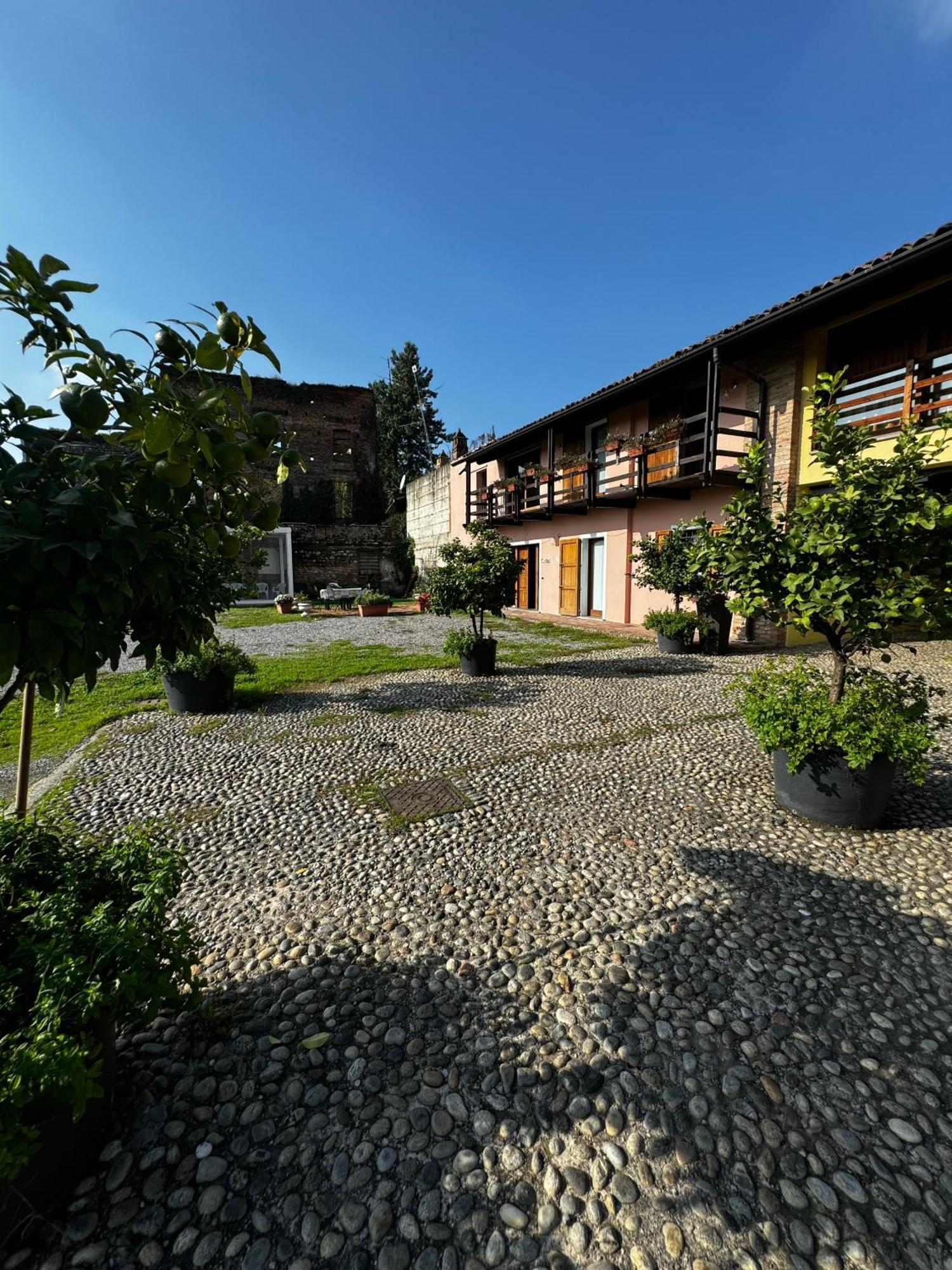 Antico Borgo Di Liteggio Bed & Breakfast Cologno al Serio Exterior photo
